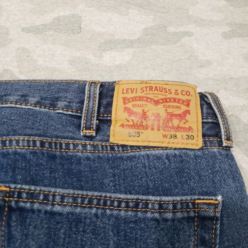 Levi's 505 Jeans Mens 38x30‎ Blue Straight Leg Denim Medium Wash